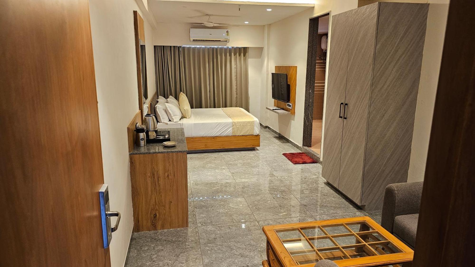 Rds Hotel Ahmedabad Exterior foto